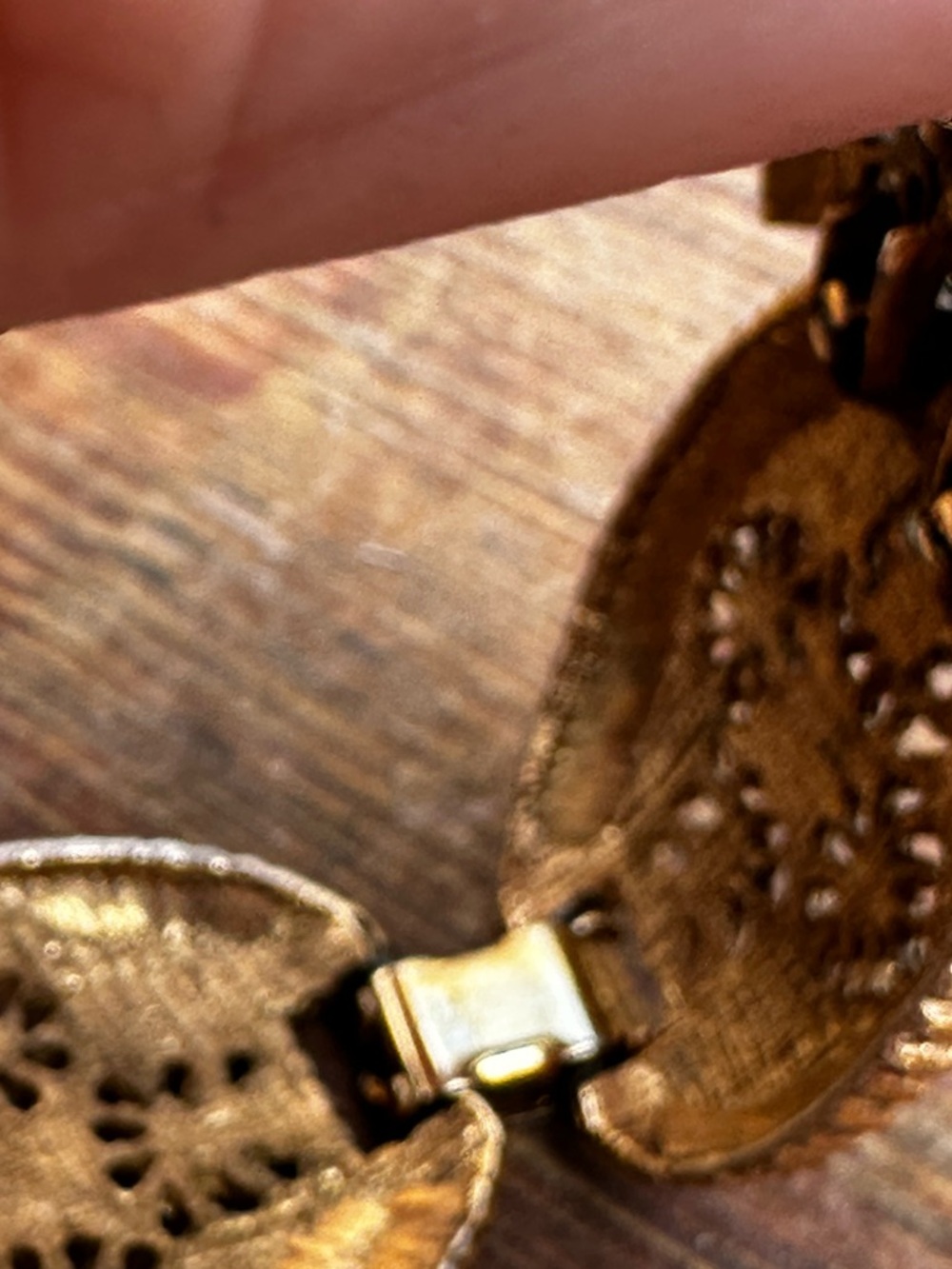 Vintage Victorian Revival Gold Tone Filigree Necklace Bracelet Set - Picture 7 of 8